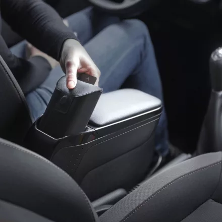 RATI ARMSTER 2 Reposabrazos FIAT 500 HYBRID 2026-  [negro,cuero vegano]
