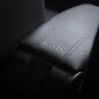 RATI ARMSTER 3 Reposabrazos CITROEN C3 2024-  [negro,cuero vegano,costura roja]