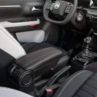 RATI ARMSTER 3 Reposabrazos FIAT GRANDE PANDA 2025-  [negro,cuero vegano,costura roja]