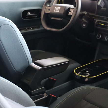 RATI ARMSTER S Reposabrazos FIAT GRANDE PANDA HYBRID 2024-  [negro,cuero vegano]
