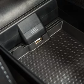   RATI ARMSTER 3 Reposabrazos montaje en asiento DACIA SANDERO 2017-2020 con reposabrazos original [negro,cuero vegano,usb,PP]