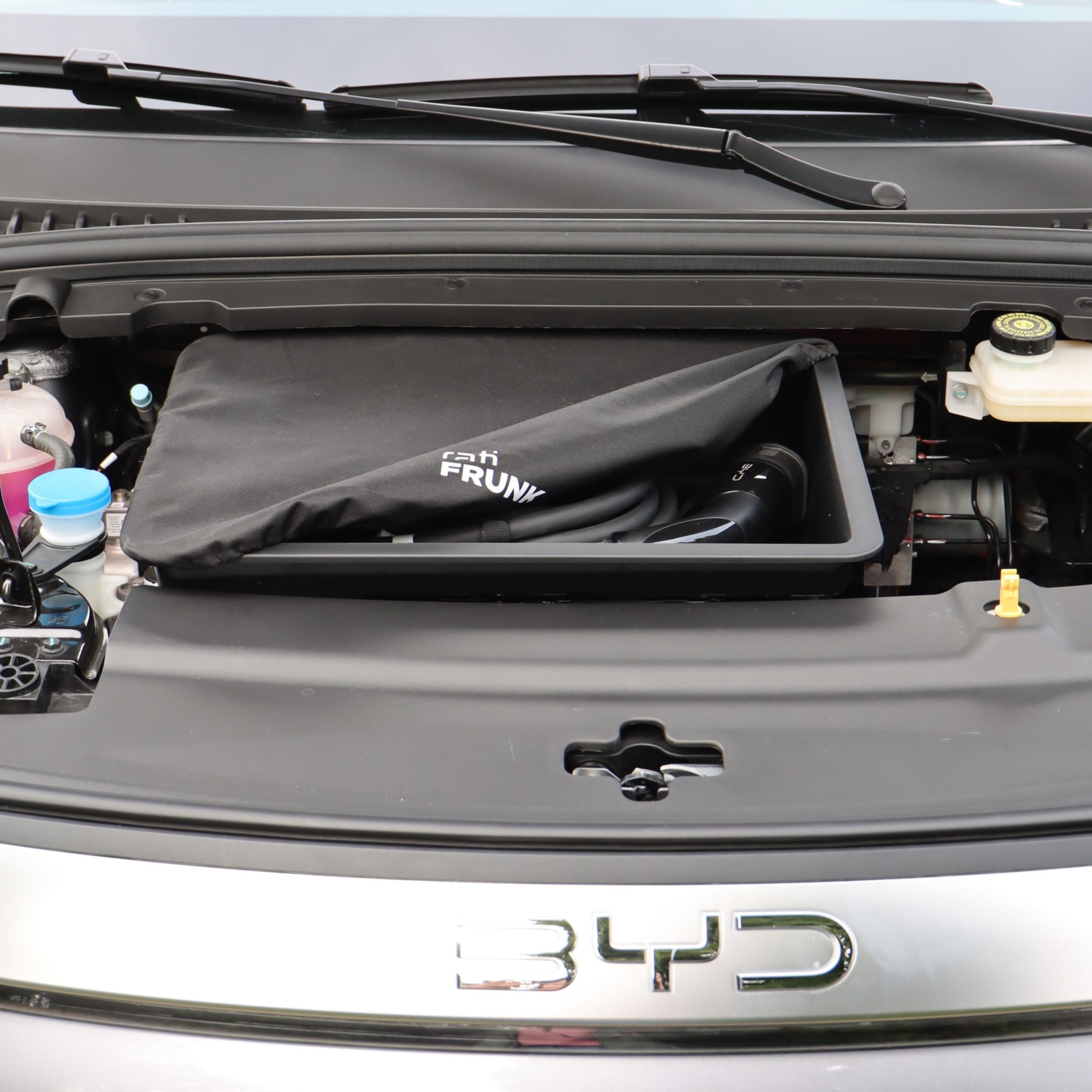 Nuevo para BYD Atto 3: solución de almacenamiento delantero